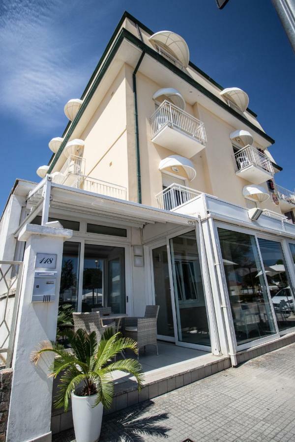 Hotel B&B Sole Senigallia Exteriör bild