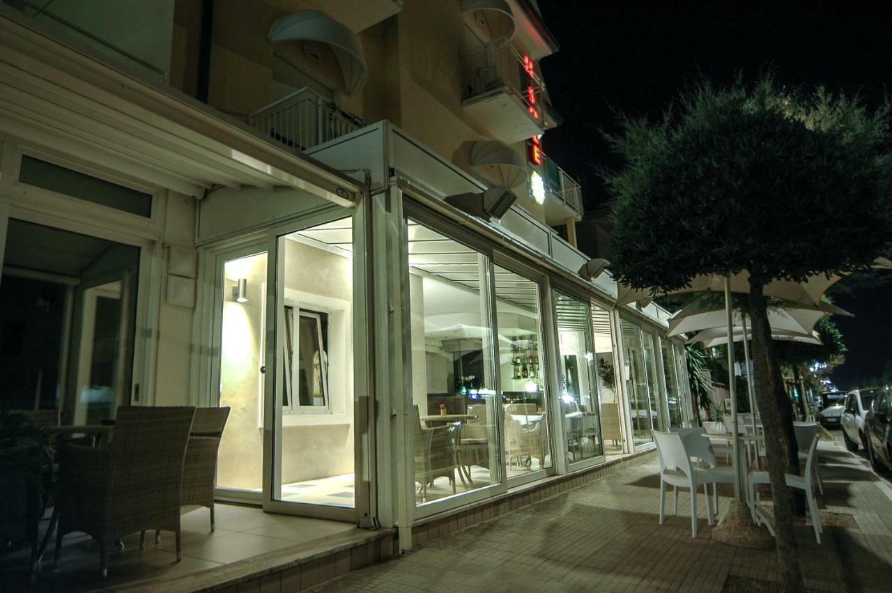 Hotel B&B Sole Senigallia Exteriör bild